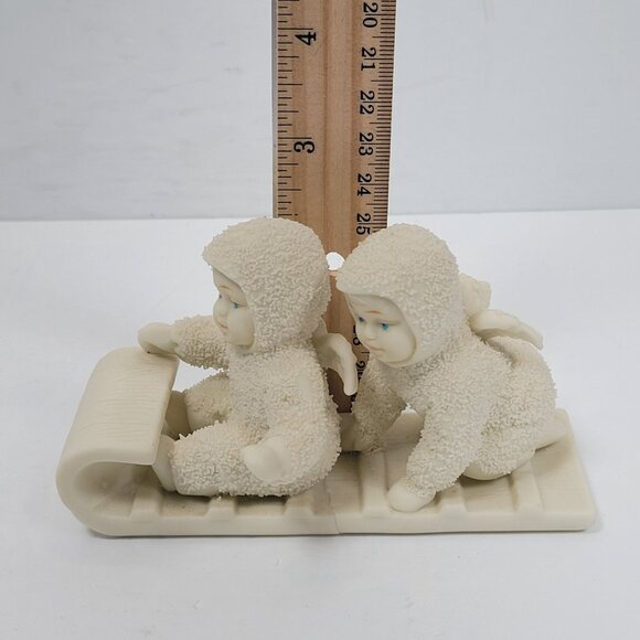 Department 56 Winter Tales Of The Snowbabies Figurine "Down The Hill We Go!" - Picture 10 of 10